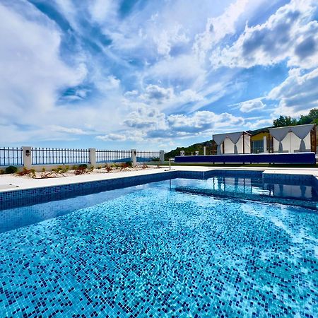 The White Pearl Boutique Villa Baltsjik Eksteriør bilde