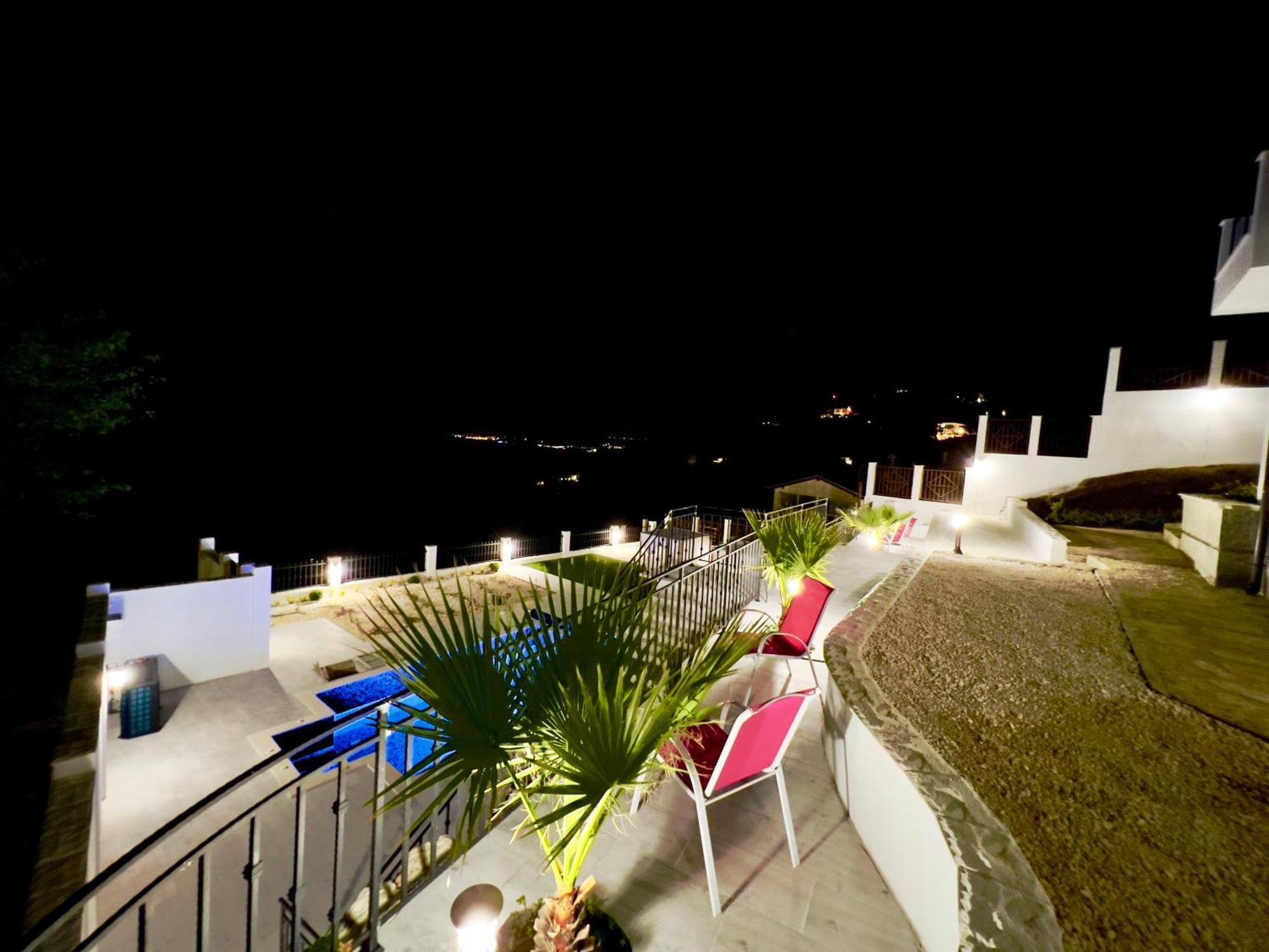 The White Pearl Boutique Villa Baltsjik Eksteriør bilde