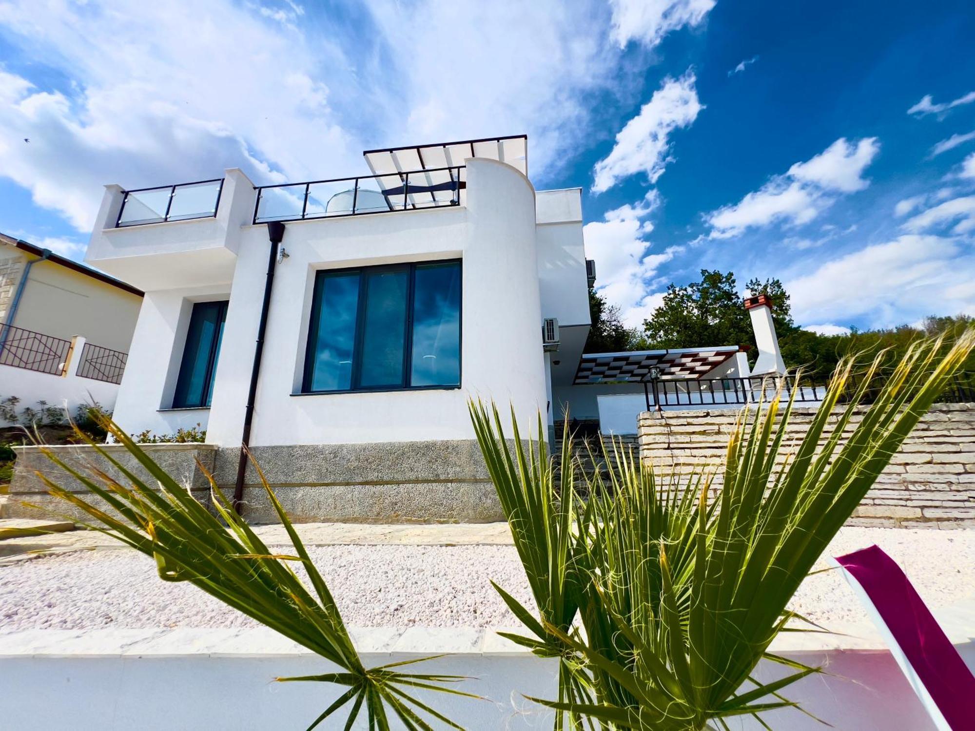 The White Pearl Boutique Villa Baltsjik Eksteriør bilde