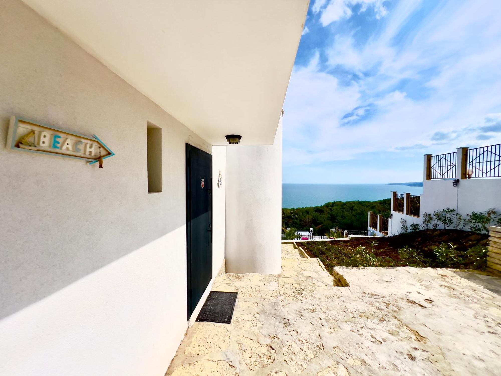 The White Pearl Boutique Villa Baltsjik Eksteriør bilde