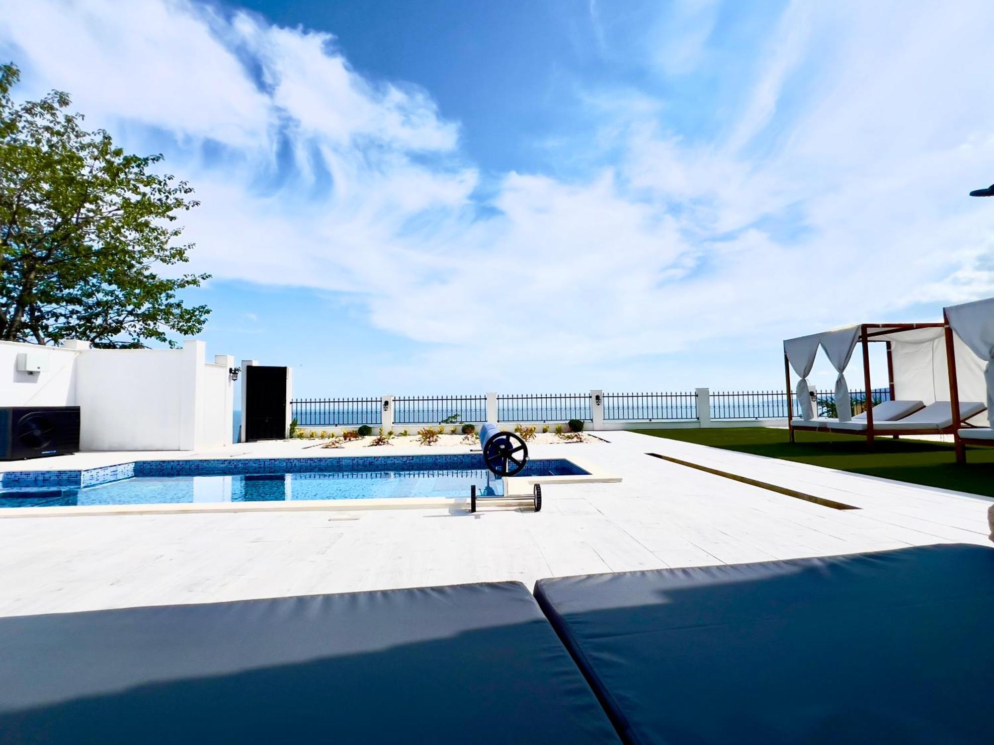 The White Pearl Boutique Villa Baltsjik Eksteriør bilde