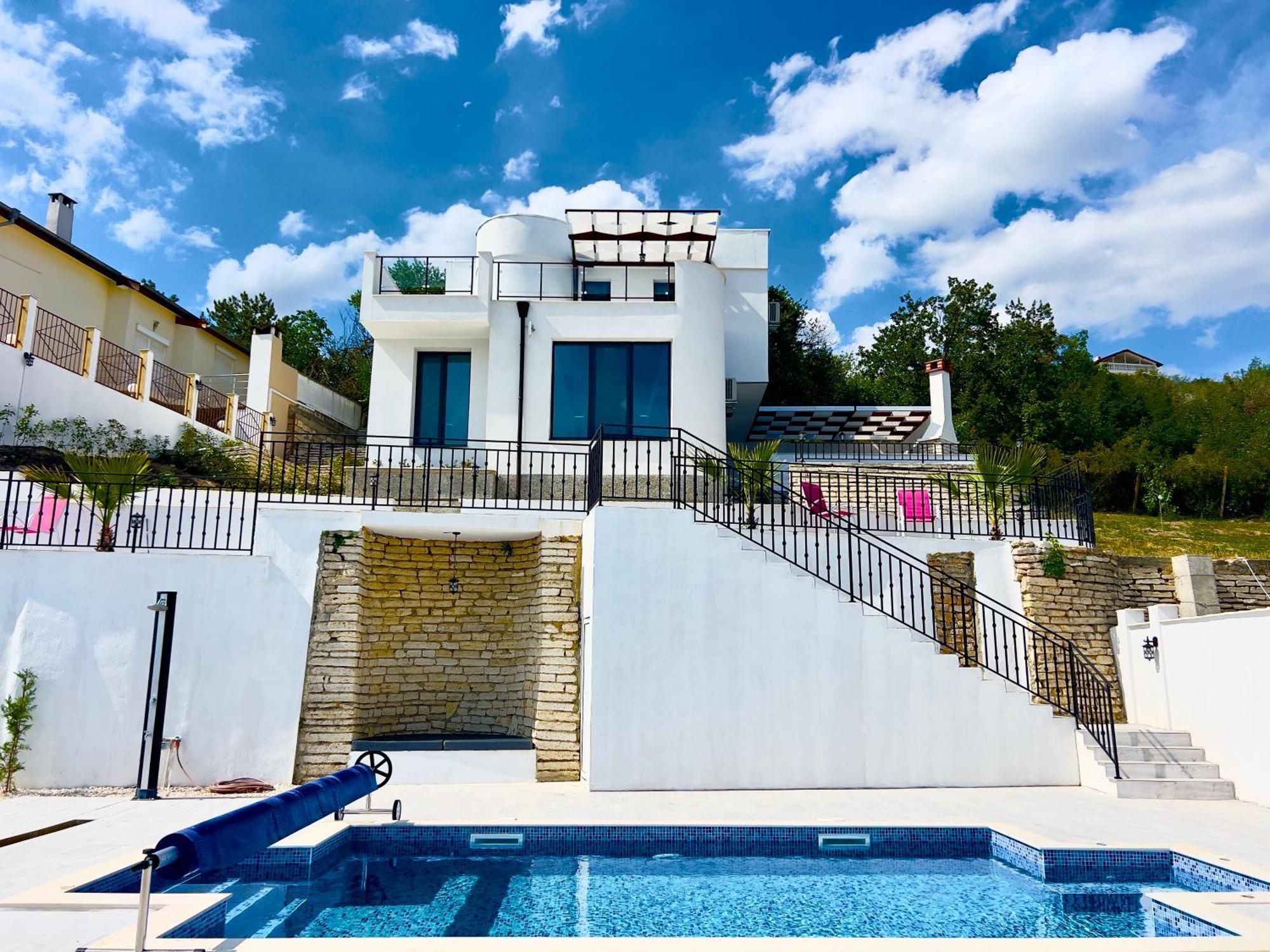 The White Pearl Boutique Villa Baltsjik Eksteriør bilde