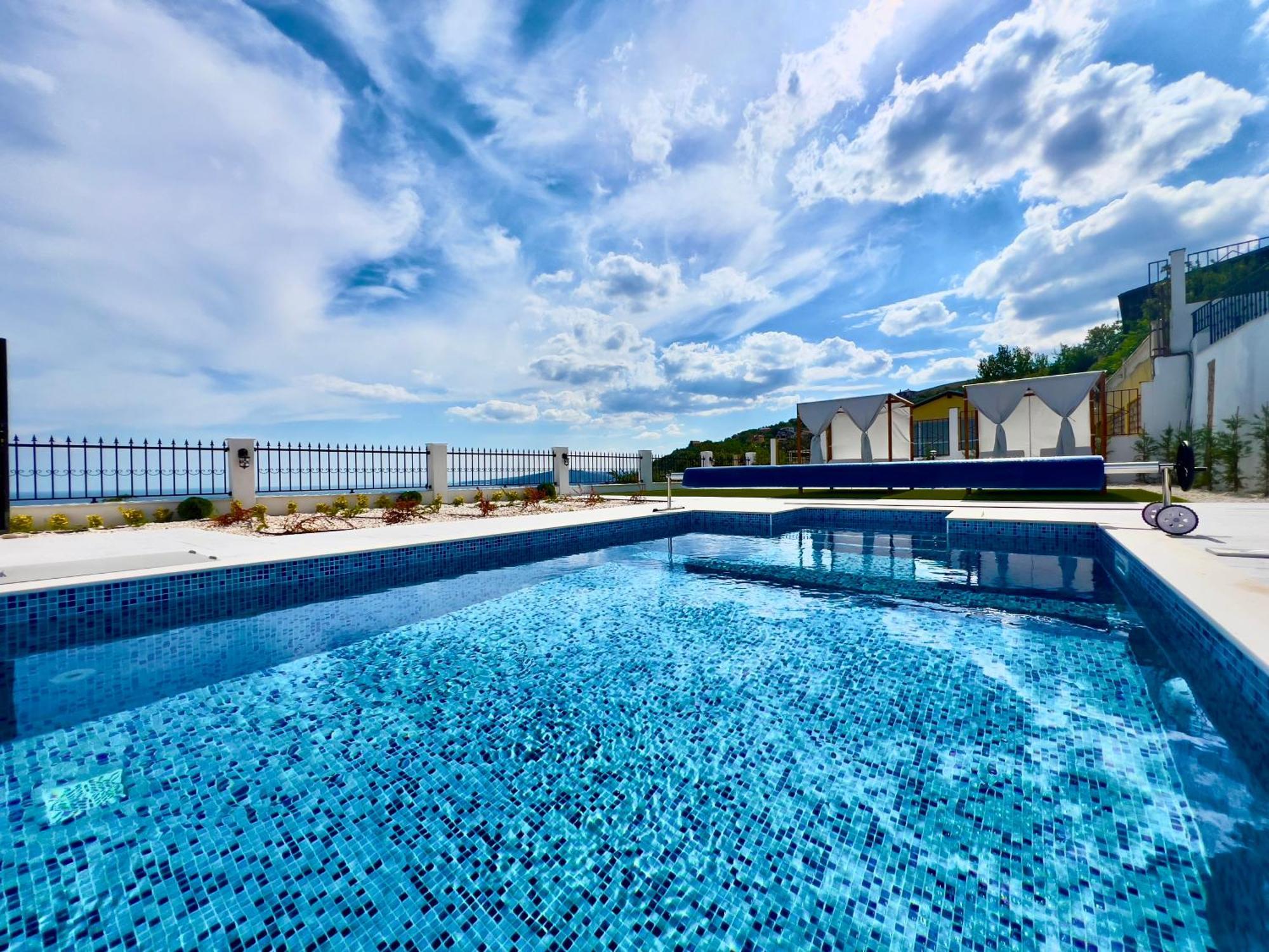 The White Pearl Boutique Villa Baltsjik Eksteriør bilde